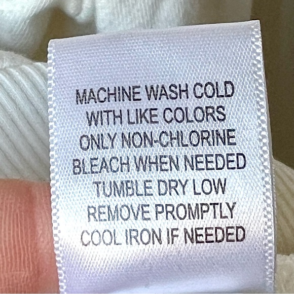 VVETTE White Ruffled Eyelet Crew Neck Sweatshirt—SZ. Small - Picture 9 of 14